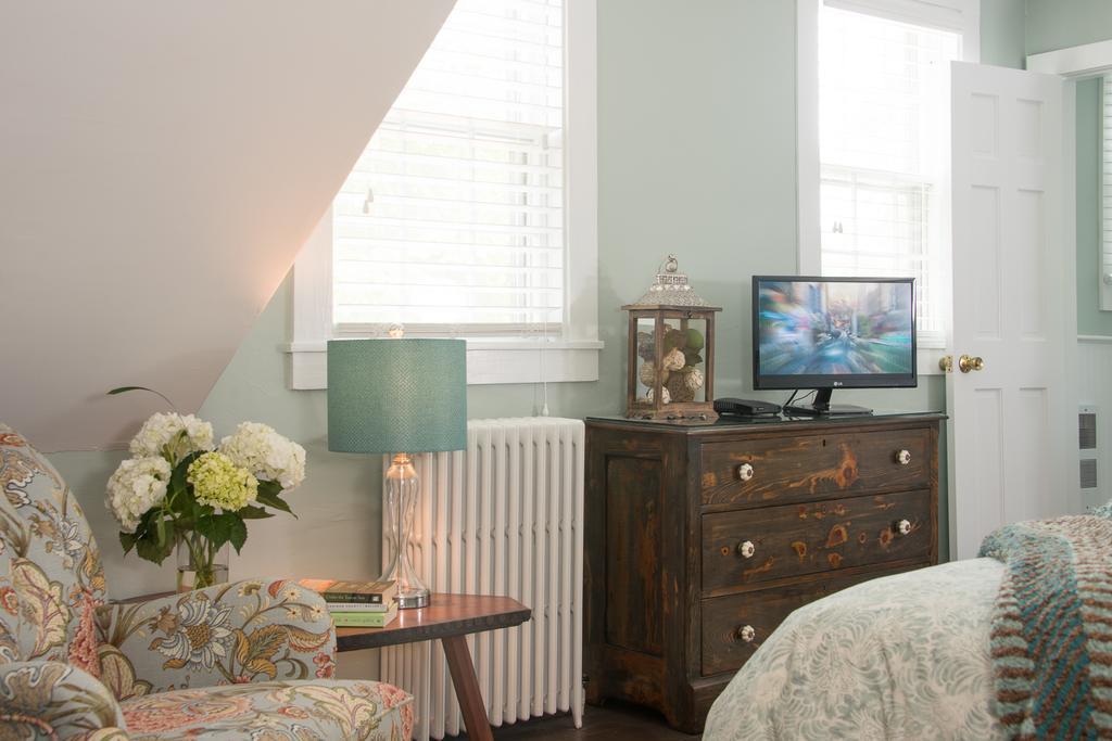 The Parsonage Bed and Breakfast East Orleans Kamer foto