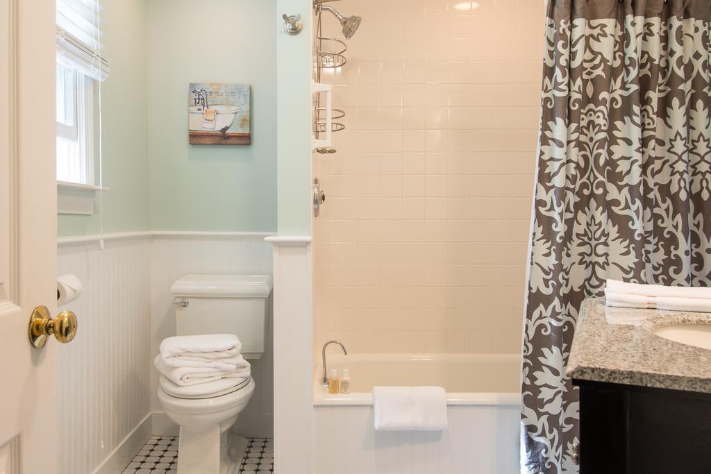 The Parsonage Bed and Breakfast East Orleans Kamer foto
